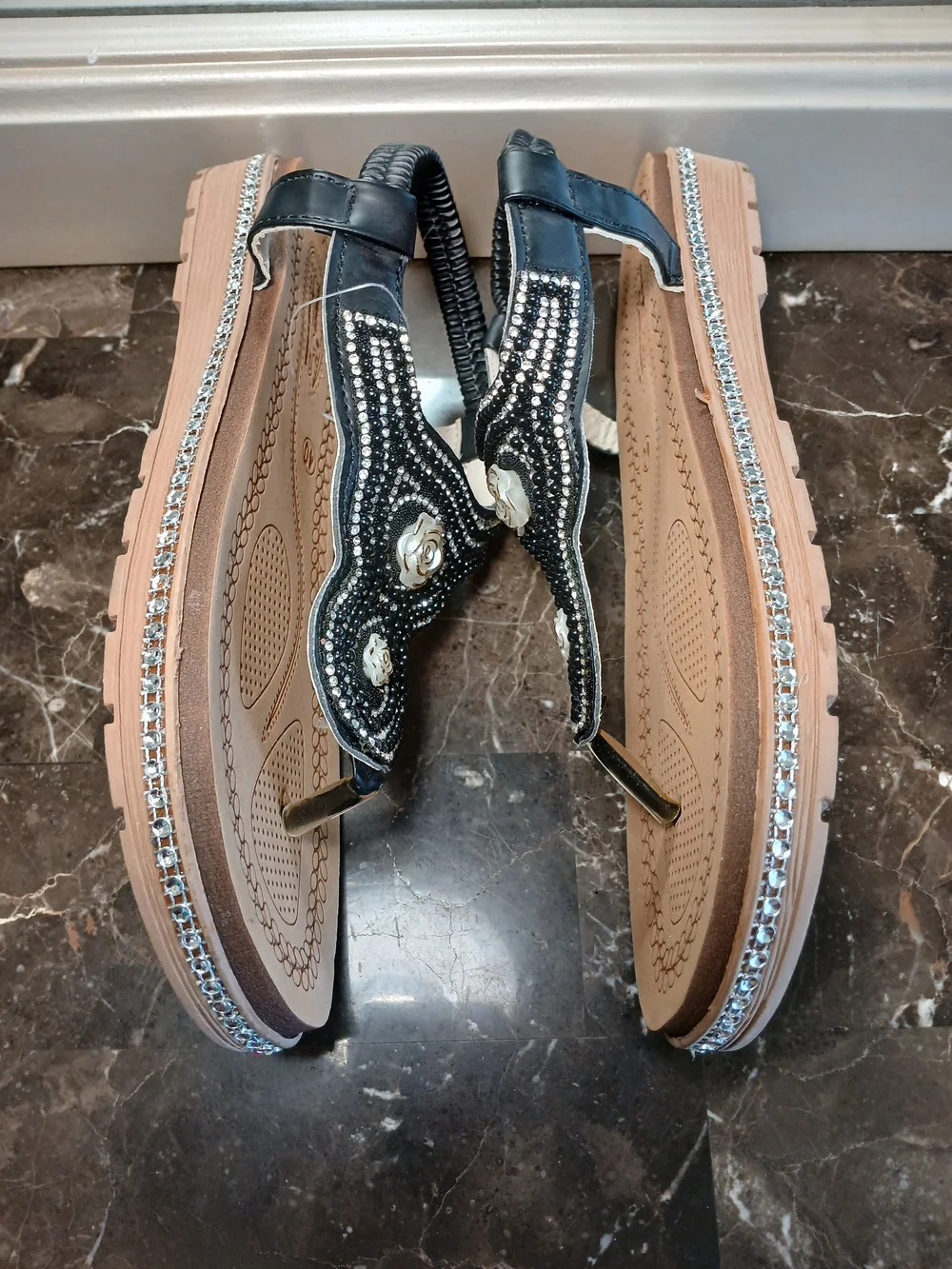 N/A stylish black